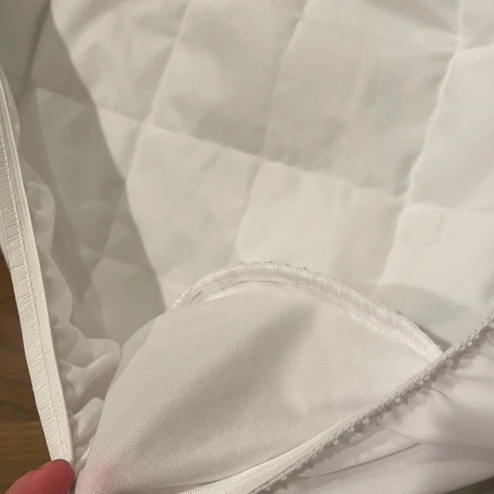 Waterproof mattress protector